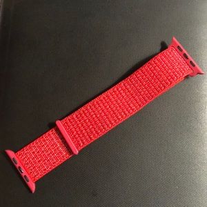 Red Apple Watch Band (42/44 mm)